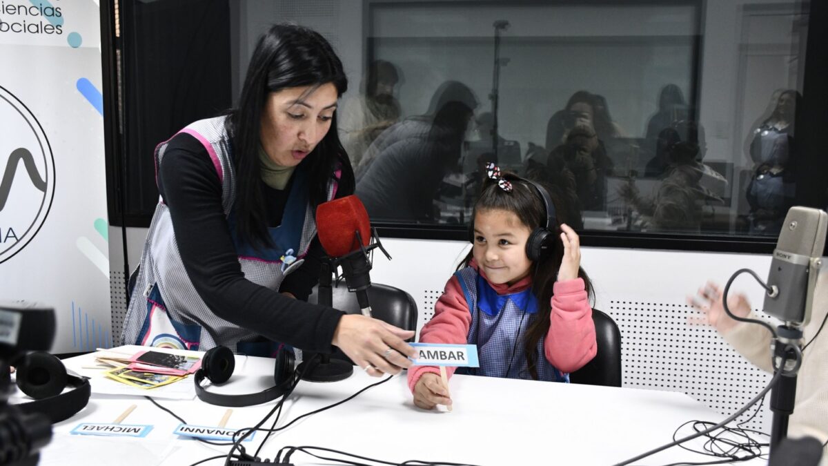Provincia declara de interés educativo programa «La Radio en la Escuela»