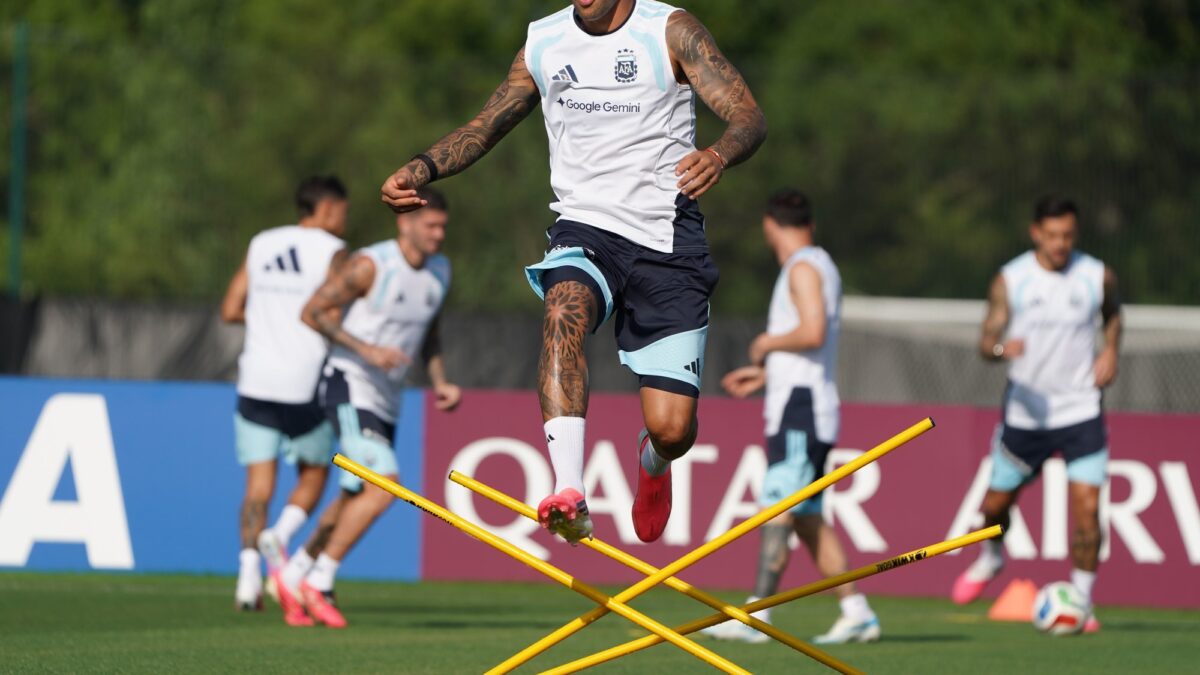 Selección Argentina entrenó en preparación al Mundial 2026: Cuti Romero regresa y dudas en once