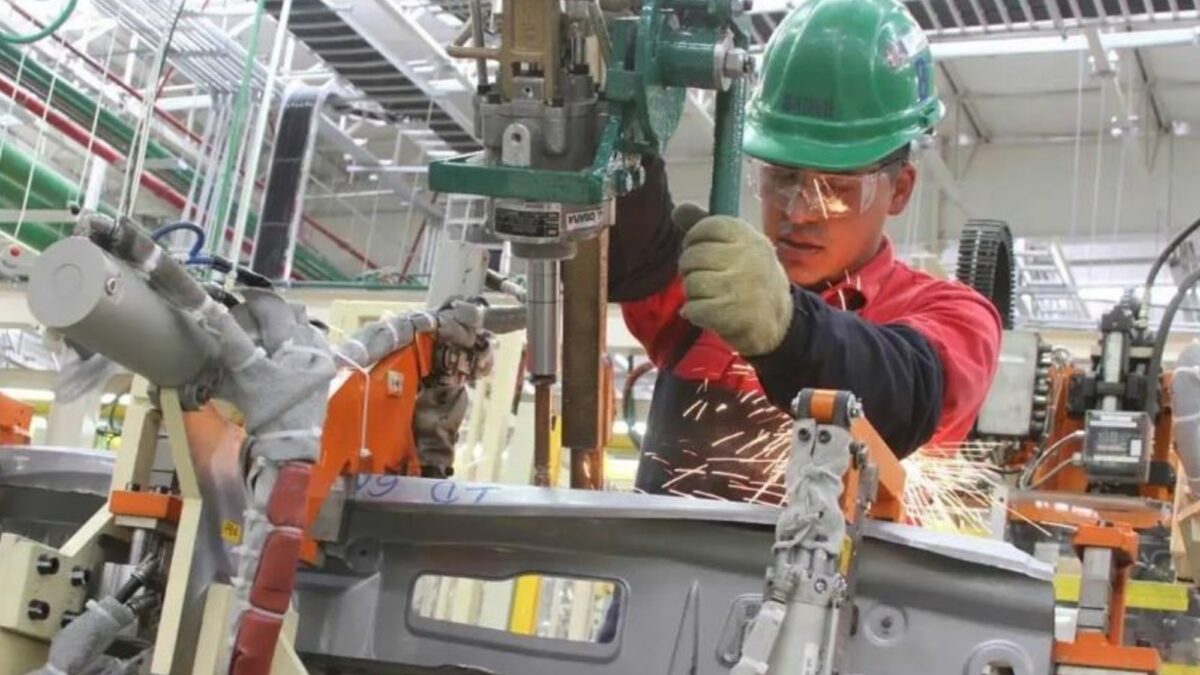 Industria autopartista retrocede 9% en 2026 tras perder 4.100 empleos en 2025