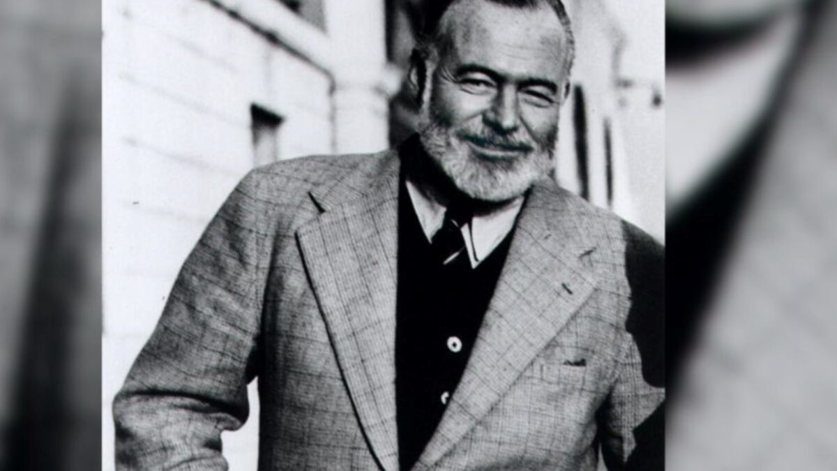 Hemingway y su frase sobre callar: una lección de madurez y prudencia