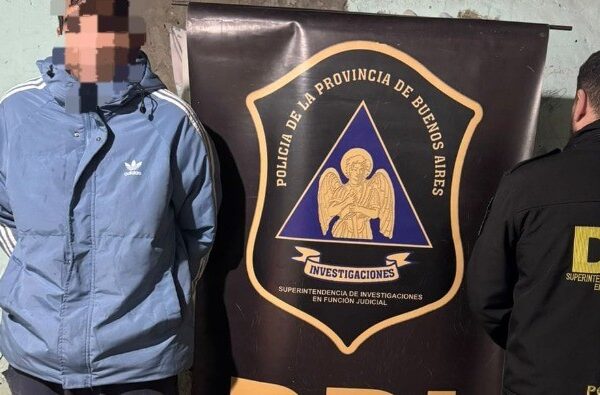 Lanús: detuvieron a un albañil acusado de estrangular a jubilada en Villa Caraza