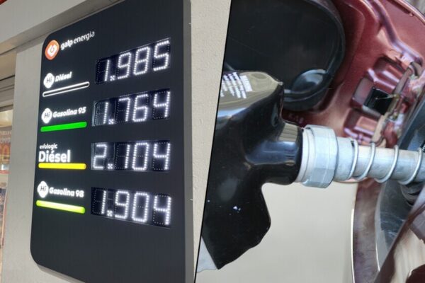 Gobierno prorroga ayudas al combustible, pero las reduce gradualmente