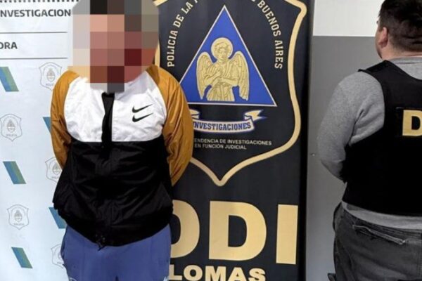 Lomas de Zamora: detuvieron a dos delincuentes que asaltaban choferes de aplicación