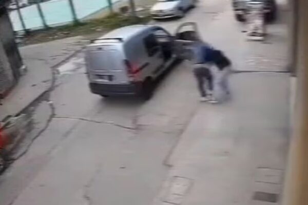 Lomas de Zamora: joven fue arrastrada por camioneta en intento de robo