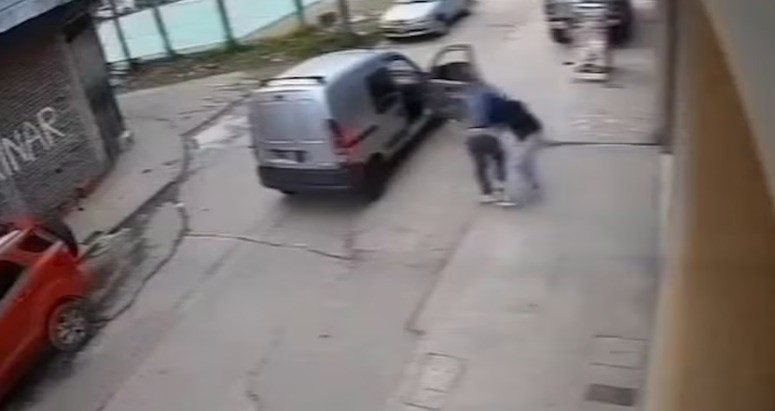 Lomas de Zamora: joven fue arrastrada por camioneta en intento de robo