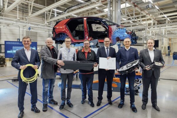 Directivos de Volkswagen alertan: empresa en peligro