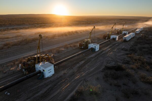 Dólares de Vaca Muerta alivian campo, pero petroleras giran utilidades afuera