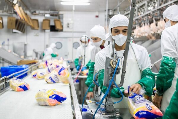 Gobierno simplifica importación de maquinaria usada y baja aranceles