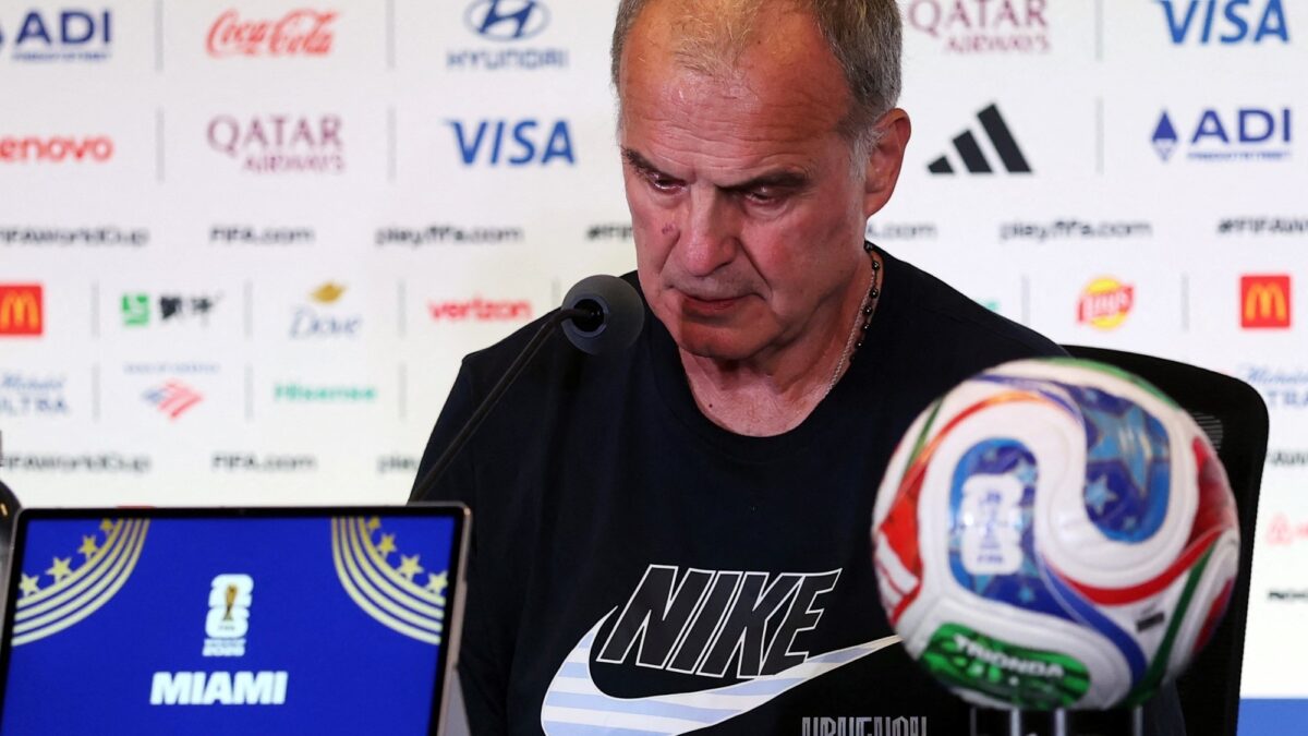 Marcelo Bielsa analiza partido clave contra España en Mundial