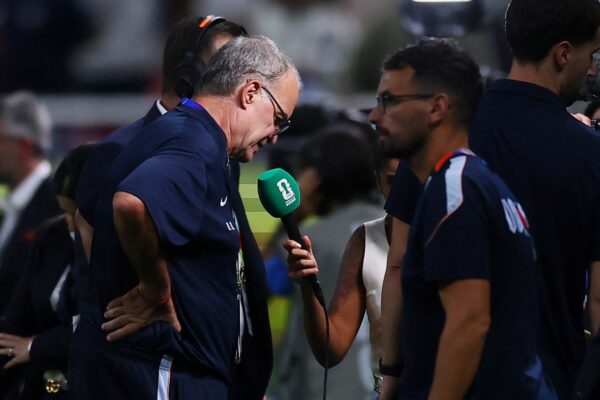 Bielsa brinda última conferencia en Uruguay el martes en el Centenario