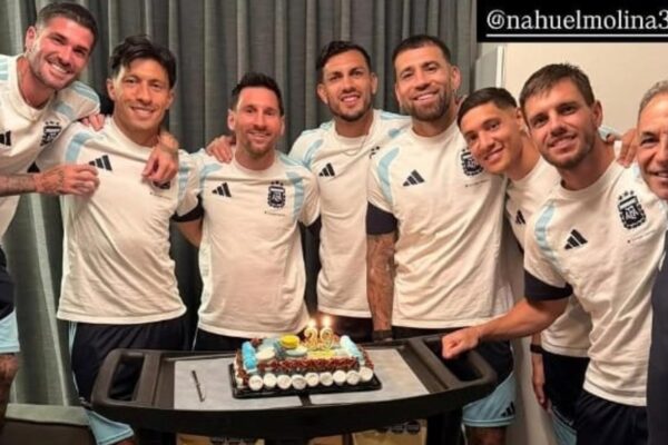Messi celebra cumpleaños 39 con la Selección y viraliza foto