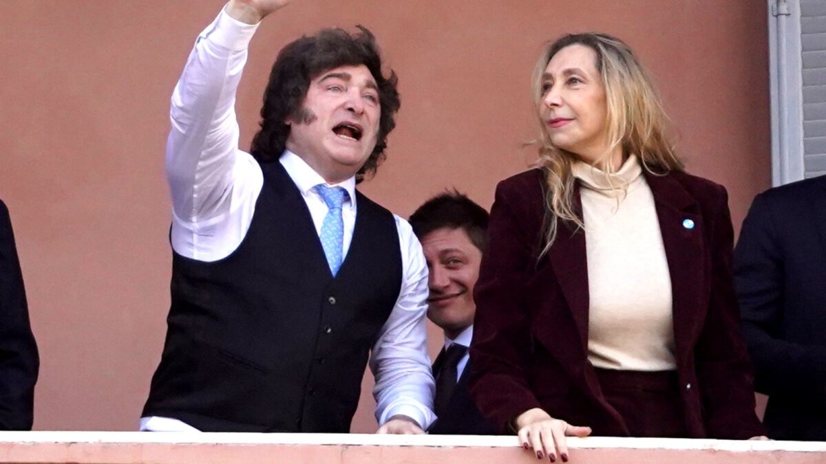 Milei actúa sin consultar a Karina: ¿nueva jefa de Gabinete?