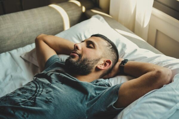 Erecciones matutinas indican buena salud cardiovascular, afirman científicos