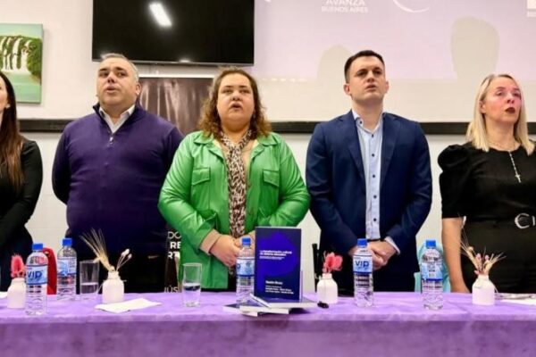 Moroni recibió a dirigentes y diputados en educación