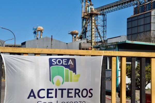 Negociación salarial en jaque: crisis de la industria aceitera