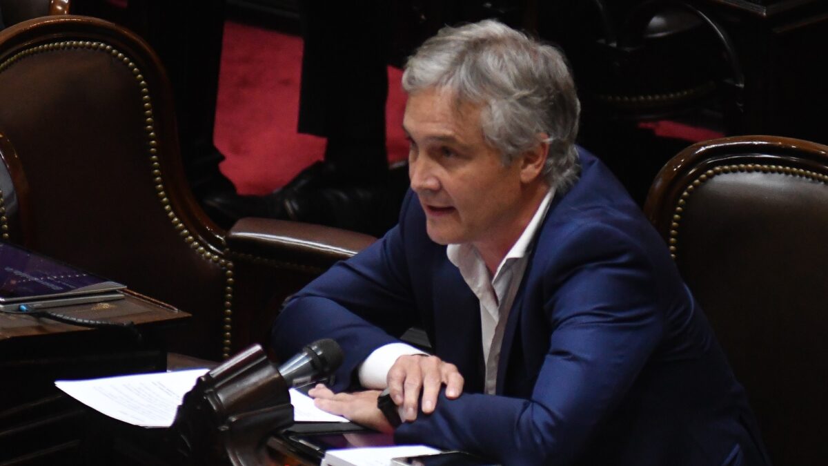 PRO exige renuncia de Adorni y promueve su remoción en el Congreso