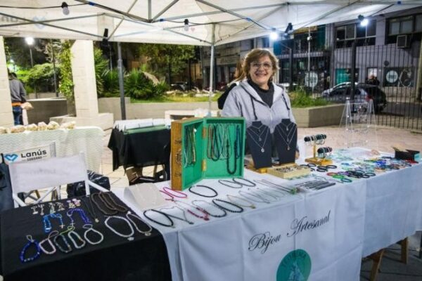 Feria "Hecho en Lanús" reúne artesanías y emprendimientos en Lanús