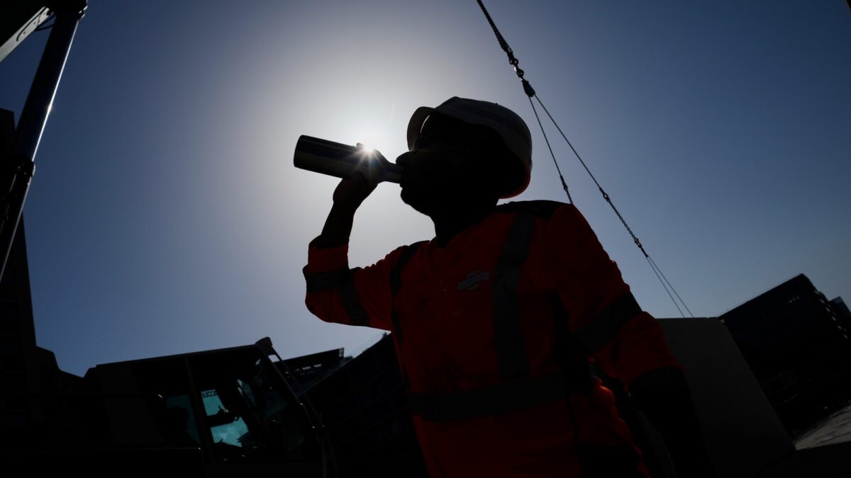Ola de calor en Francia: hospitales saturados y miedo a repetir tragedia de 2003