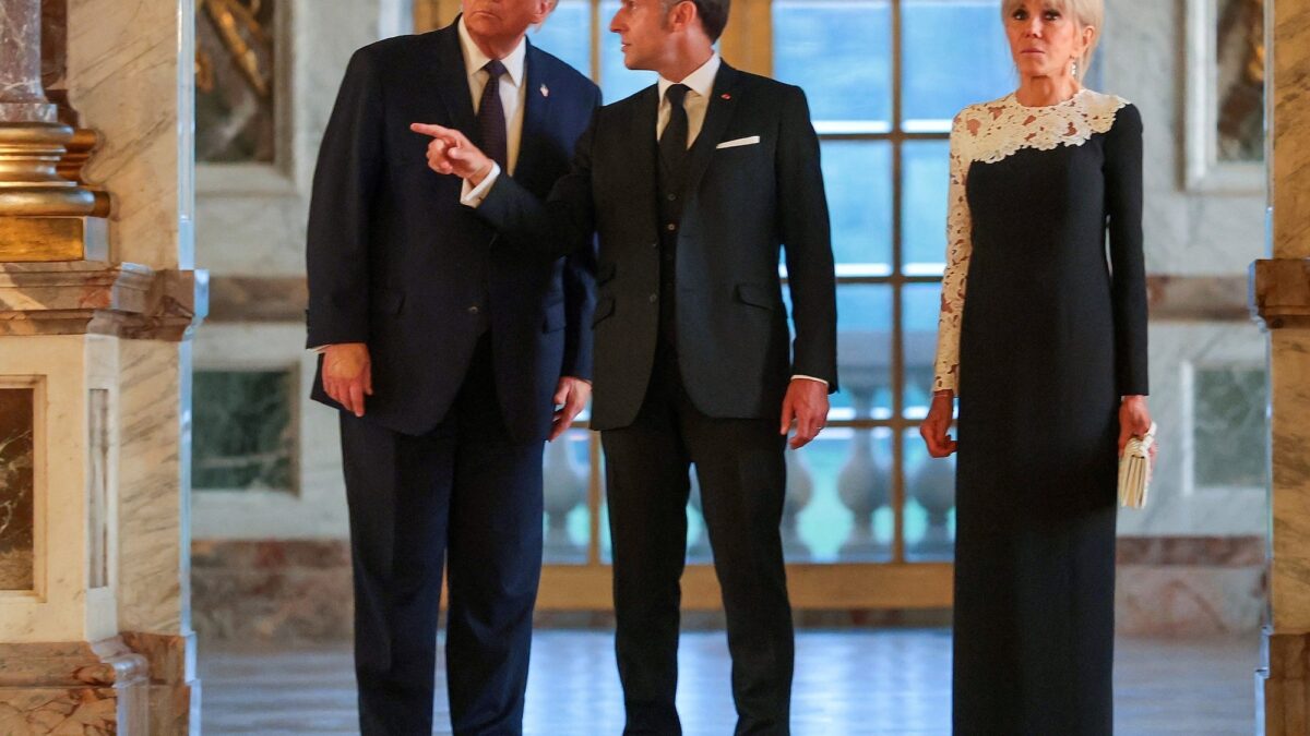 Macron usa Versalles para retener a Trump en G7