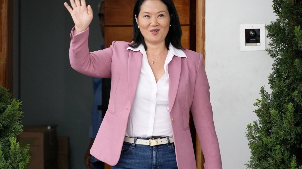 Perú: Keiko Fujimori gana elecciones con 49.641 votos de ventaja