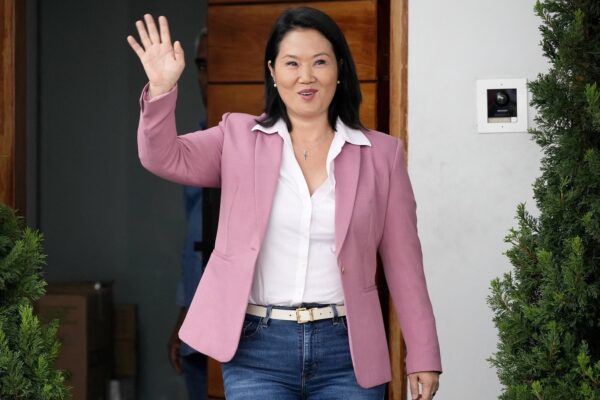 Perú: Keiko Fujimori gana elecciones con 49.641 votos de ventaja