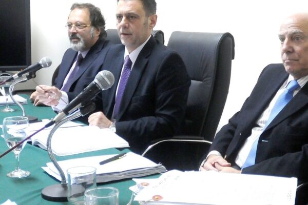 Juez federal reclama 138 millones por trabajo extra en tribunal