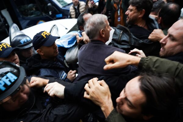 Grabois procesado y embargado por toma violenta del Instituto Perón