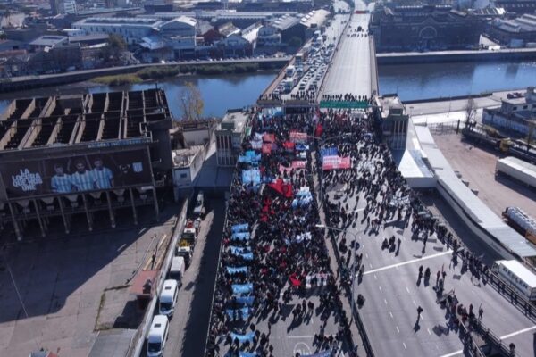 Puente Pueyrredón: Protestas sociales cortan acceso en homenaje a Kosteki y Santillán