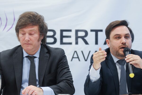 Marra exige a Milei que eche a Adorni por escándalo de patrimonio