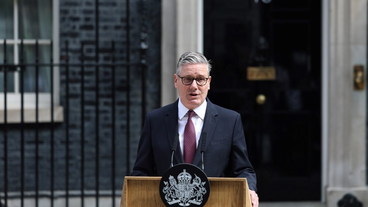 Renunció el laborista Keir Starmer como primer ministro británico