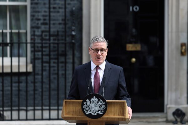Renunció el laborista Keir Starmer como primer ministro británico