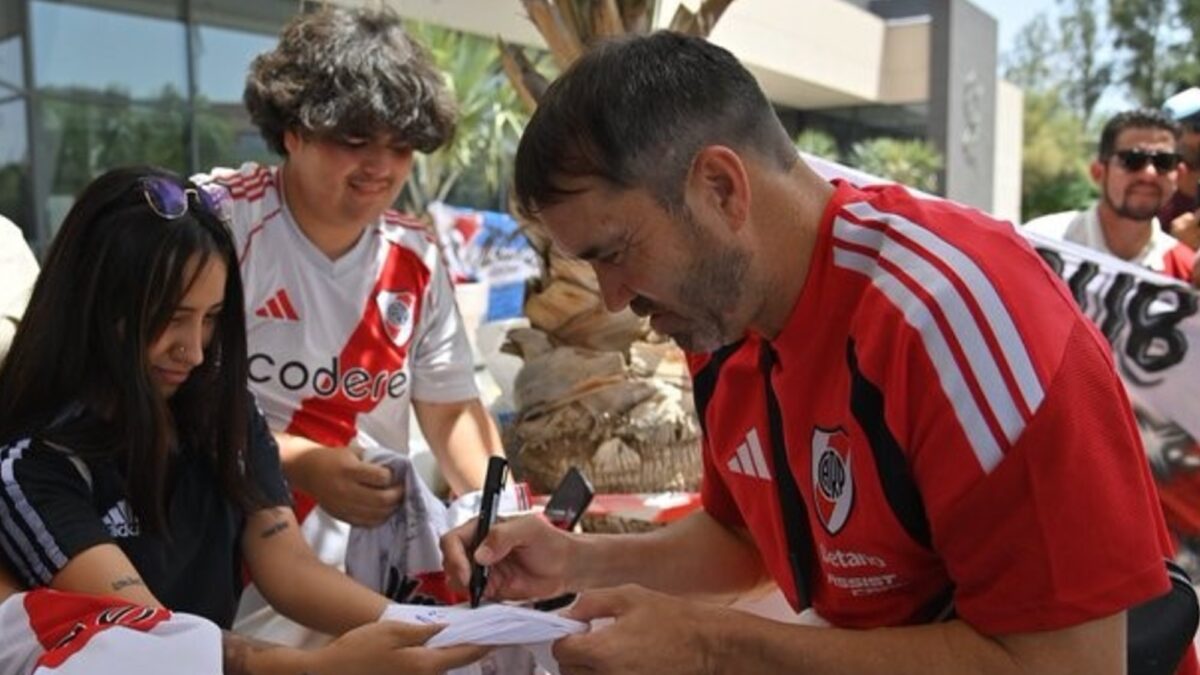 River arrancó pretemporada en España en busca de delantero top