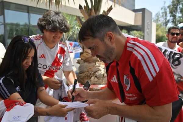 River arrancó pretemporada en España en busca de delantero top