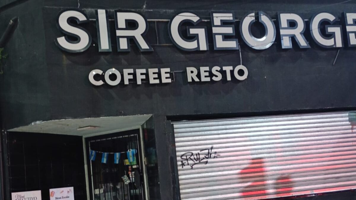 Rompieron puerta de bar en Avellaneda y se llevaron latas de cerveza