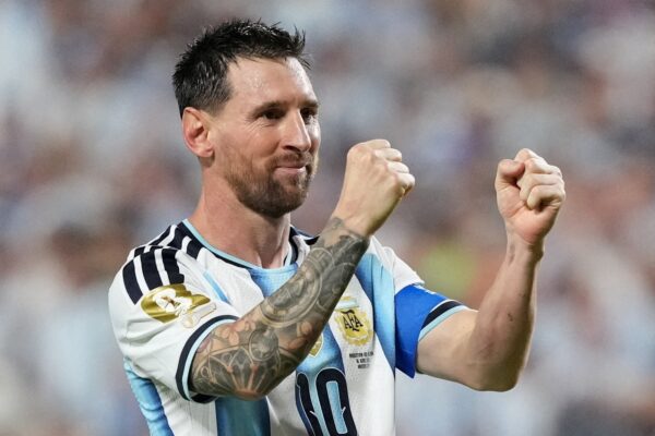 Messi se despacha con hat-trick: Argentina arranca con victoria