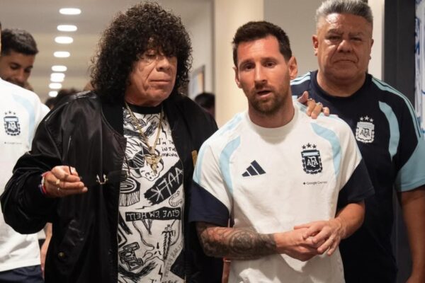Messi elogia a La Mona Jiménez en concentración de la Selección