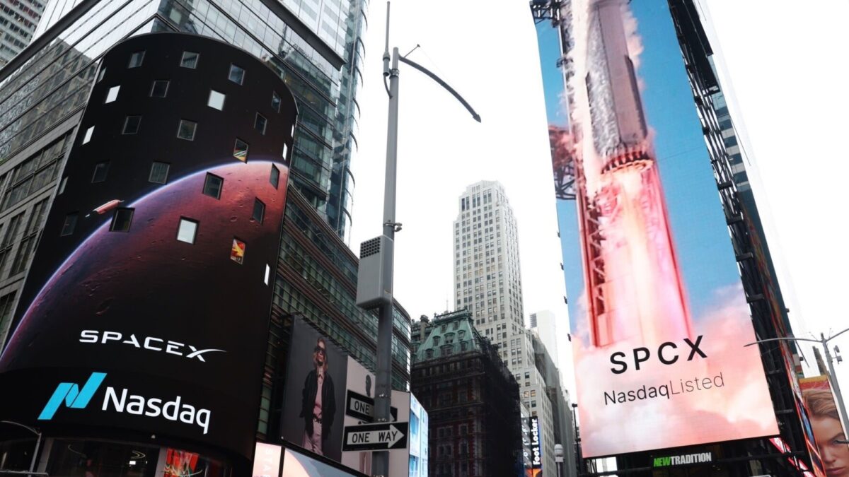 SpaceX recaudó 25 mil millones con bonos, pero inversores cuestionan su flujo de caja