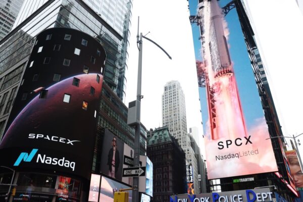 SpaceX recaudó 25 mil millones con bonos, pero inversores cuestionan su flujo de caja