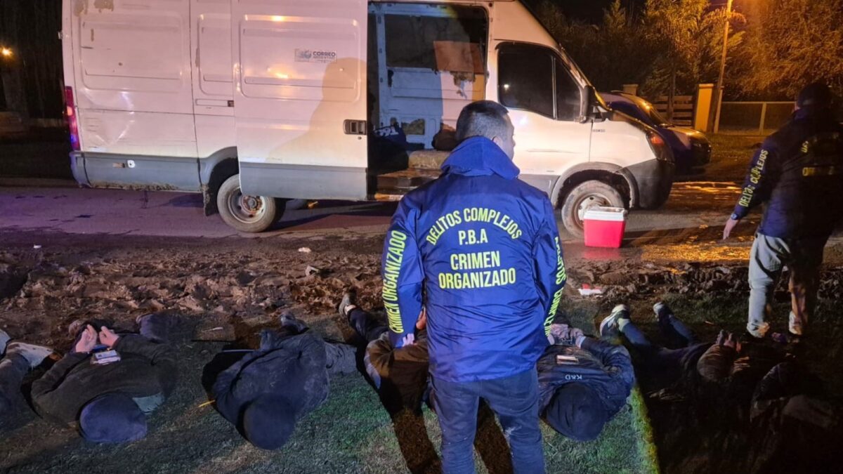 Mujer con arresto domiciliario lideraba banda narco en Merlo, le encontraron drogas y armas