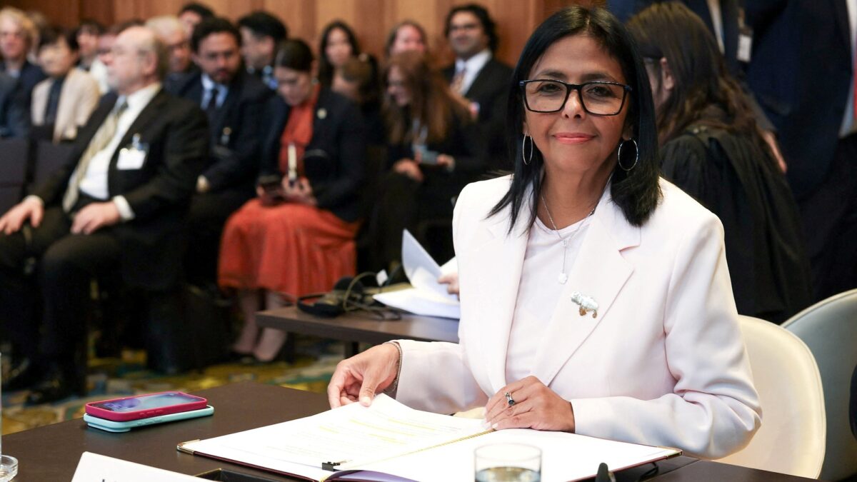 Trump afirma que Venezuela es «país feliz», pero su gente no lo cree