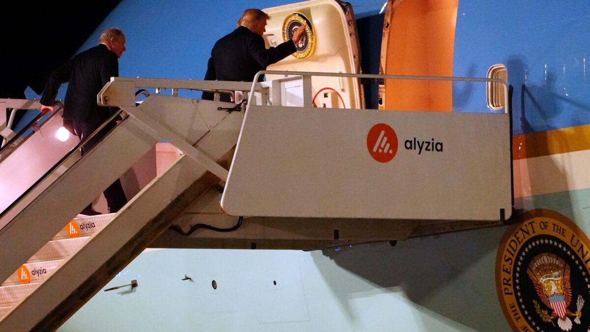 Trump abandona histórico Air Force One y se prepara para usar avión donado por Qatar