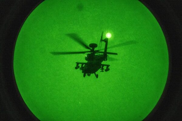 Un Apache de 25 millones cayó cerca de Omán, posiblemente por un dron iraní