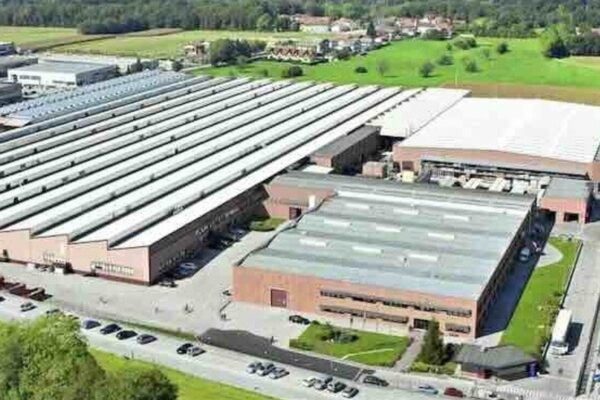 Trabajadores de empresa italiana interrumpieron labores por error contable