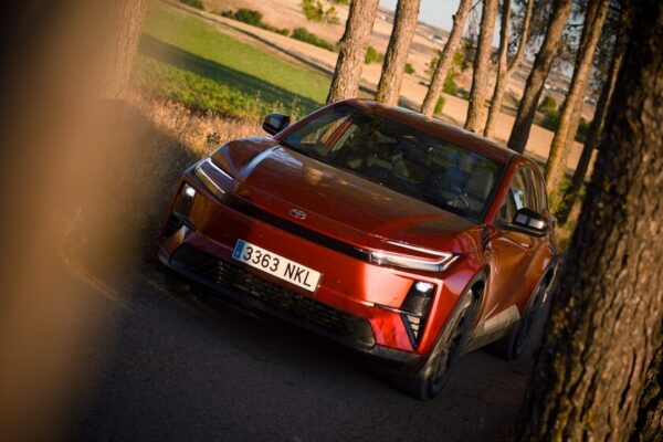 Toyota enfrenta la revolución eléctrica con su filosofía de refinar el producto