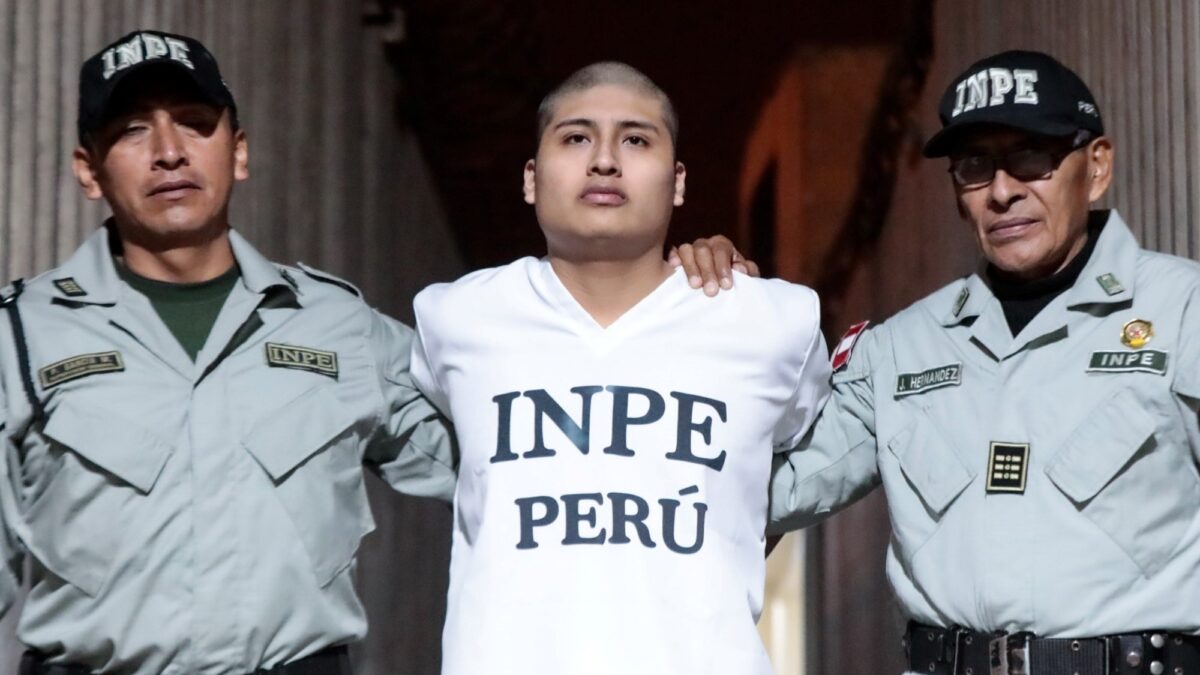 Pequeño J se desliga del triple crimen en cárcel