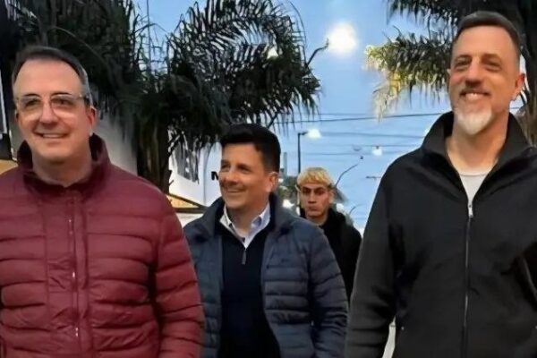 Lanus rechaza especulaciones: Kravetz lidera el frente