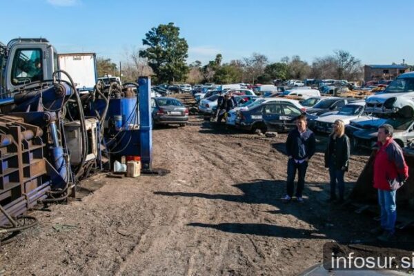 Almirante Brown compactó 900 motos y autos en operativos