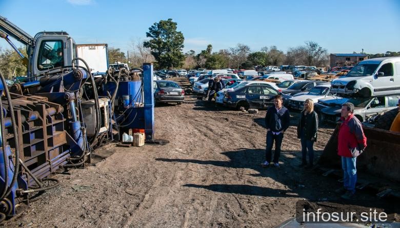 Almirante Brown compactó 900 motos y autos en operativos