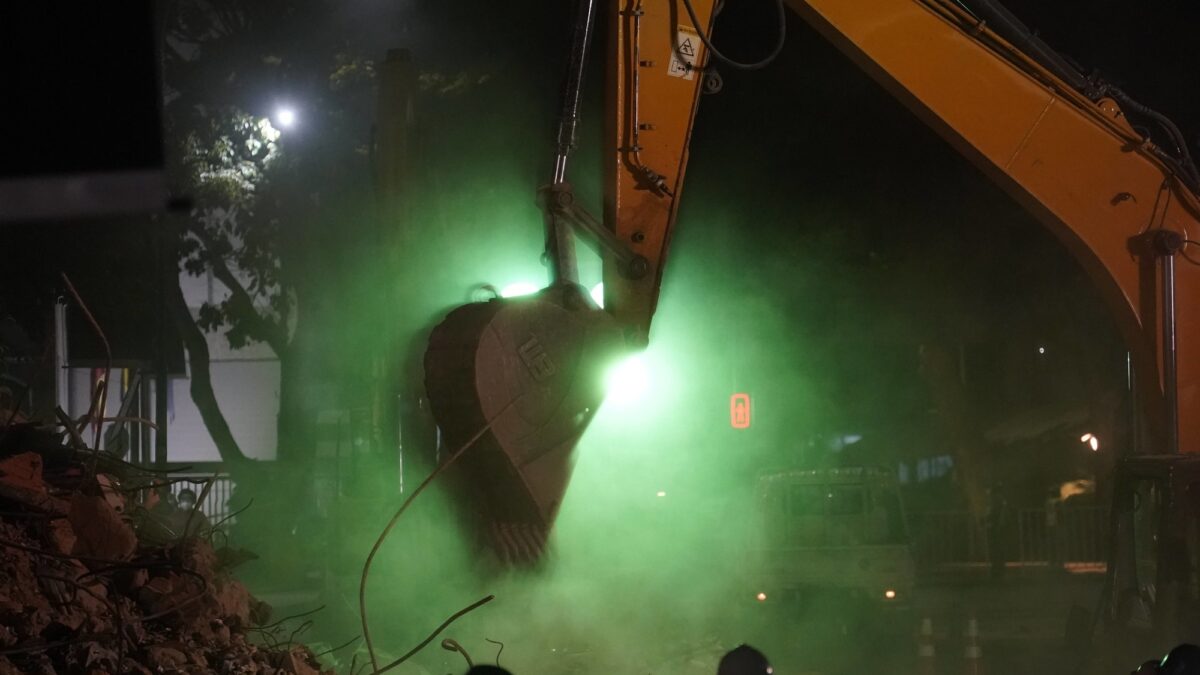 Caracas cuando cae la noche: gritos en árabe, alarmas que se apagan y el semáforo que fue una trampa