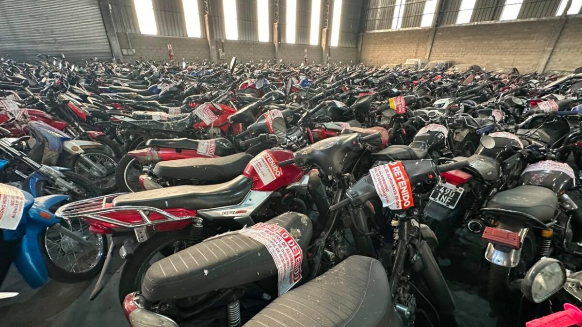 Almirante Brown compactó 900 vehículos abandonados en operativos
